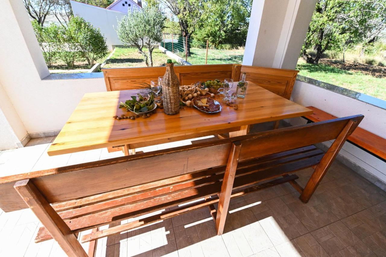 Holiday Home Donji Lepuri Lisicici Bagian luar foto