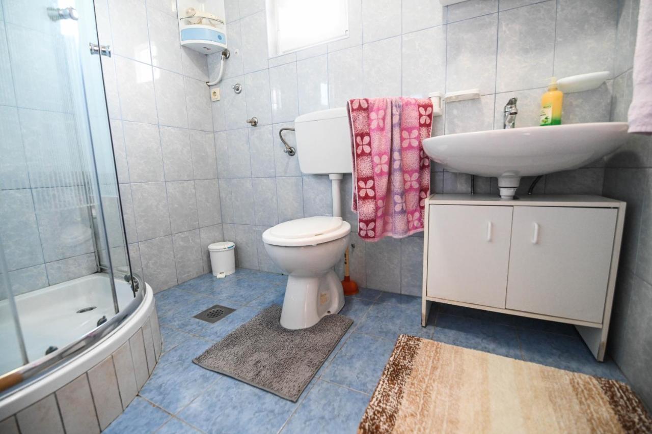 Holiday Home Donji Lepuri Lisicici Bagian luar foto