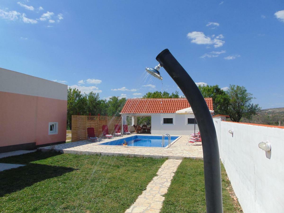 Holiday Home Donji Lepuri Lisicici Bagian luar foto