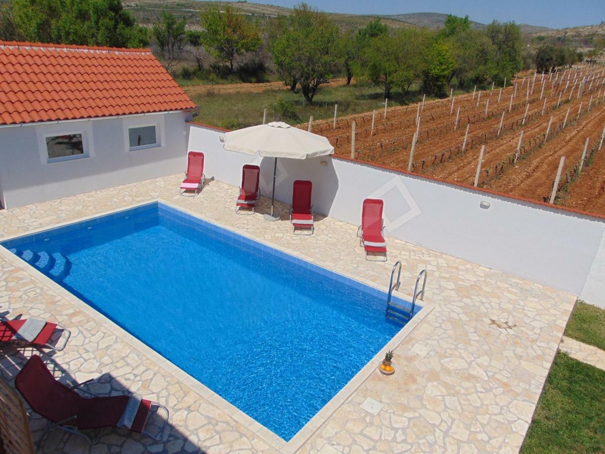Holiday Home Donji Lepuri Lisicici Bagian luar foto